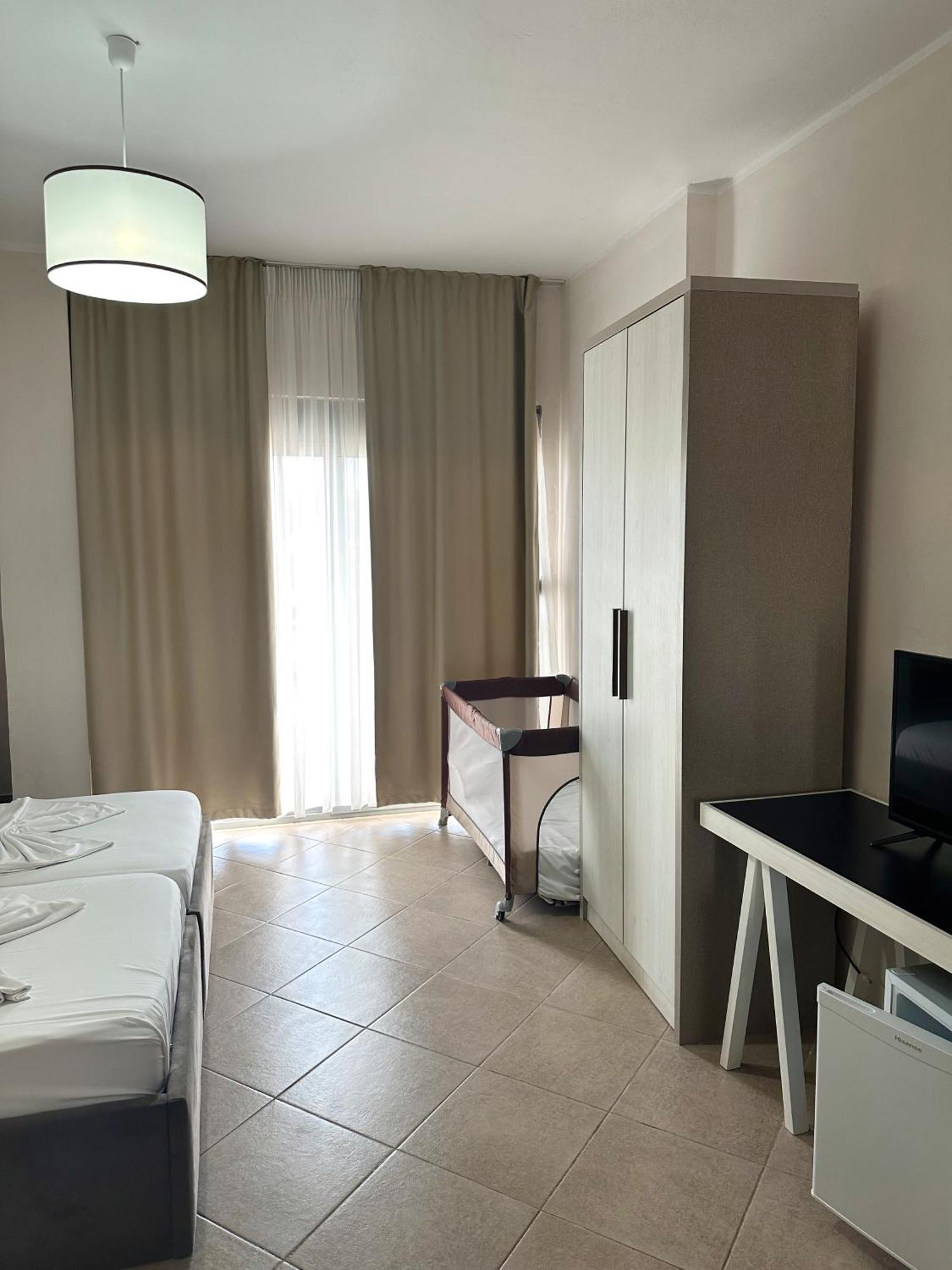 Amaia & Restaurant Hotel Sarandë